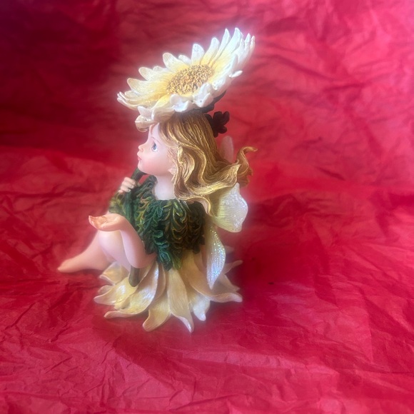 Spring Faerieblossom…Morning Mist.Style #36117 Fairy figurine - Picture 3 of 8
